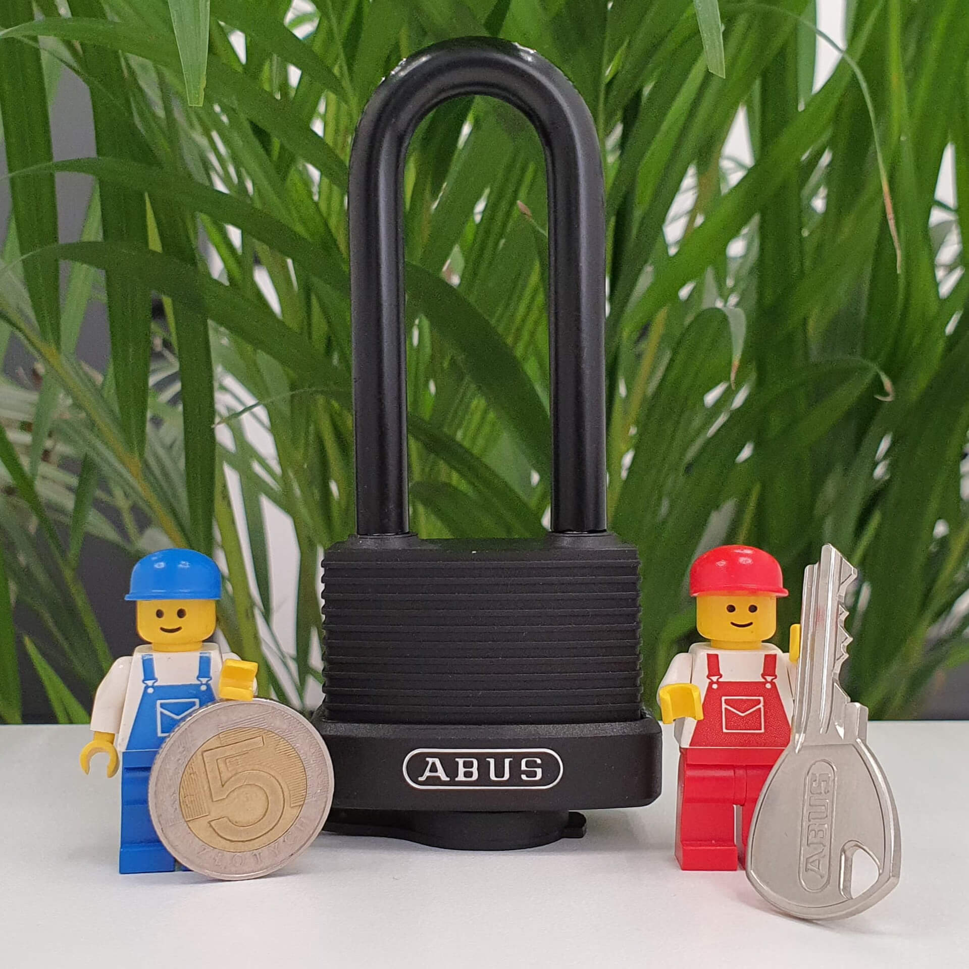 ABUS Cadenas Laiton 70/45HB63 à Anse Haute - Résistant Aux Intempéries - Corps De Serrure En Laiton - Enrobage Plastique Résistant Aux Chocs - De Sécurité ABUS 5